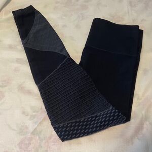 Spanx Black and Gray Leggings Medium